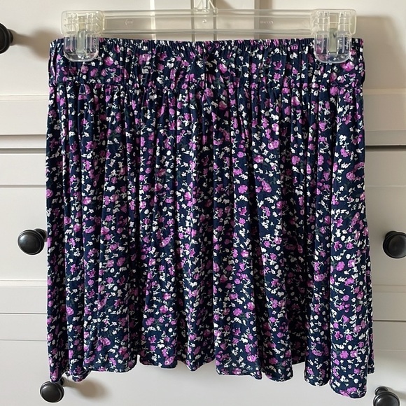 Forever 21 Women’s Purple Floral Skater Skirt w/ Elastic Waistband - Size Small - Picture 1 of 5